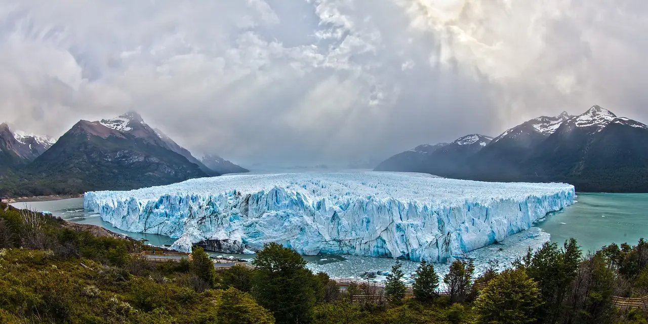 Le glacier Perito Moreno et son lac, en Patagonie argentine